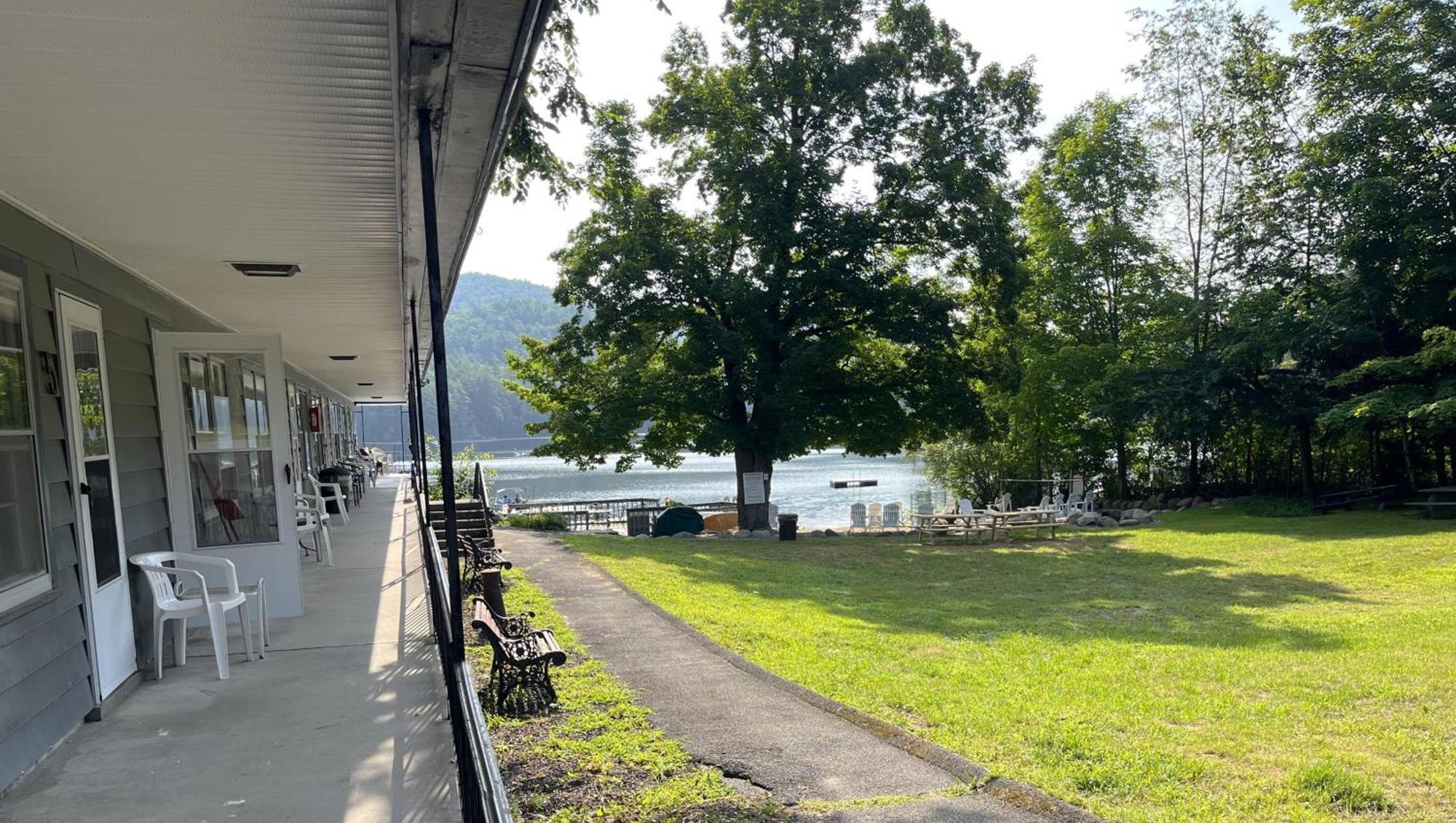 Motel Luzerne Lake Luzerne Εξωτερικό φωτογραφία