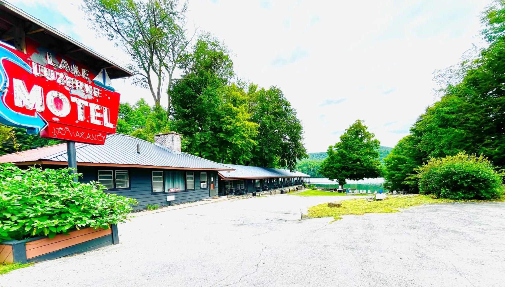 Motel Luzerne Lake Luzerne Εξωτερικό φωτογραφία
